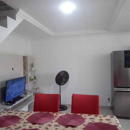 Apartamento Duplex Mobiliado Em São Pedro da Aldeia Zewnętrze zdjęcie
